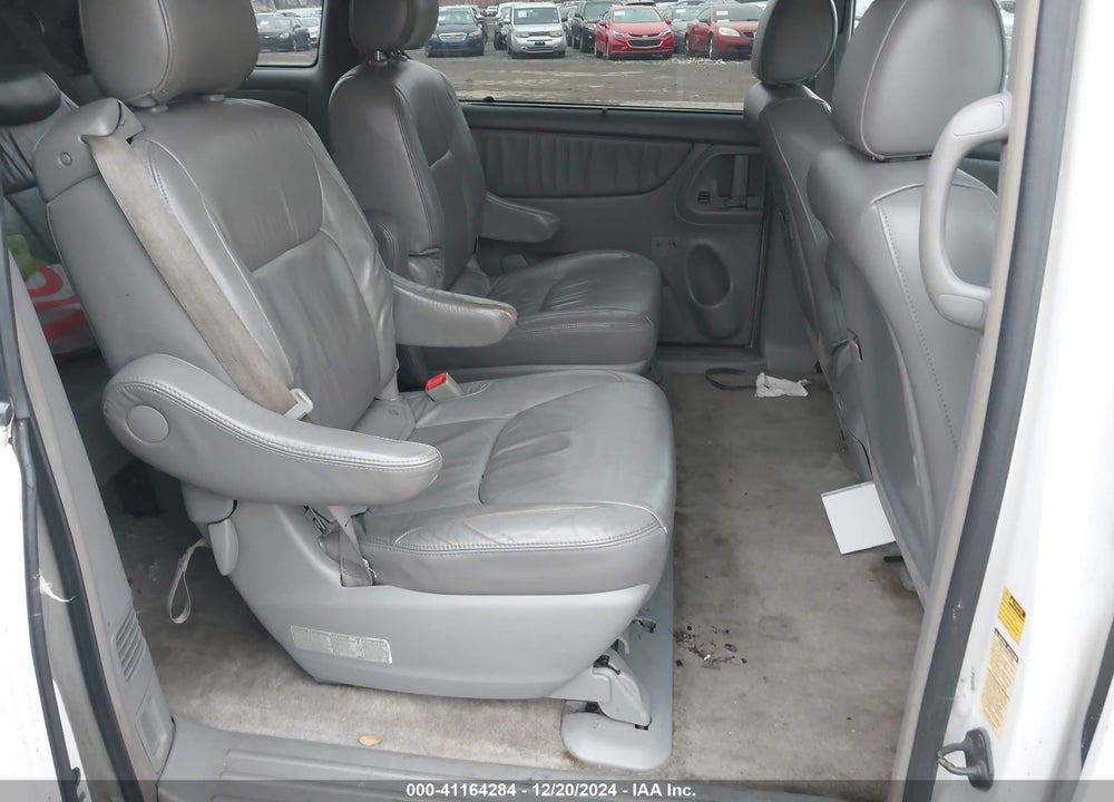 2008 TOYOTA SIENNA LIMITED VIN: 5TDBK22C18S020255