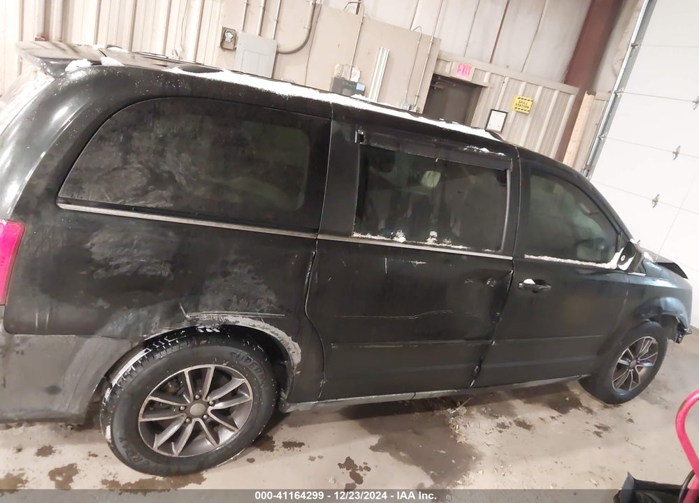 2017 DODGE GRAND CARAVAN VIN: 2C4RDGCG5HR600379