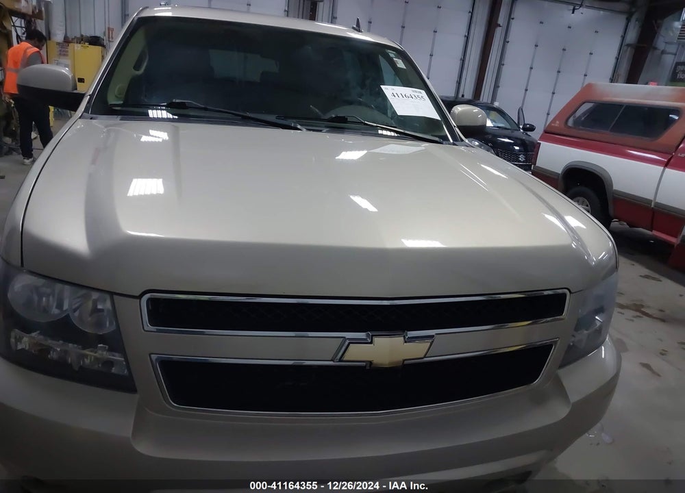 2010 CHEVROLET SUBURBAN 1500 VIN: 1GNUKJE34AR240872