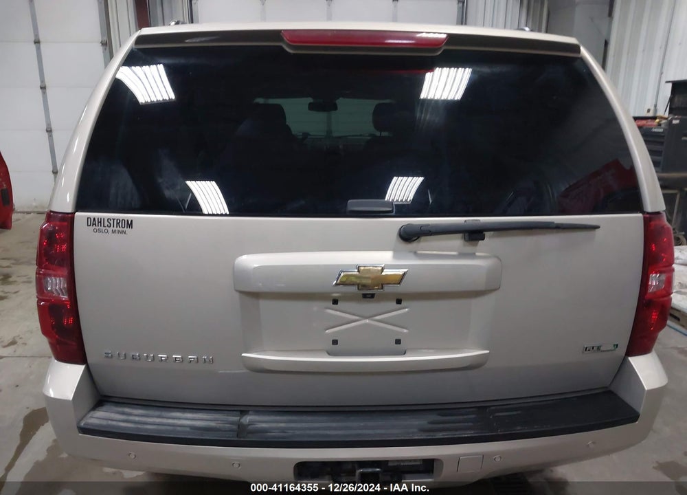 2010 CHEVROLET SUBURBAN 1500 VIN: 1GNUKJE34AR240872