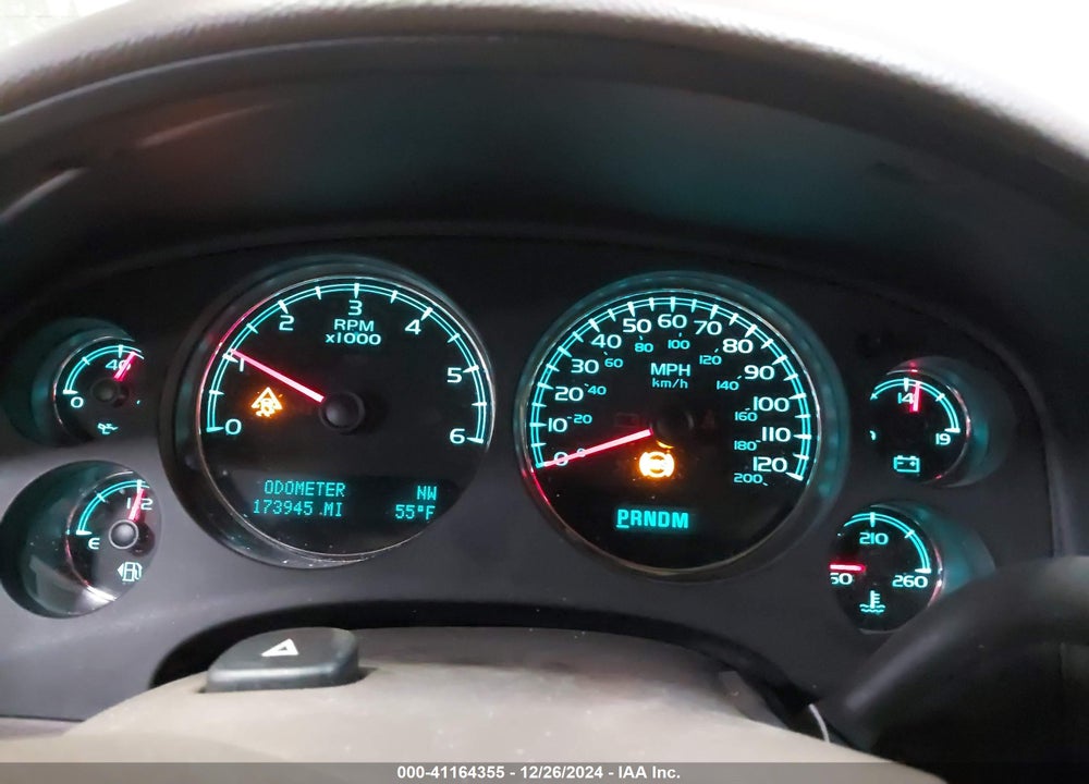 2010 CHEVROLET SUBURBAN 1500 VIN: 1GNUKJE34AR240872