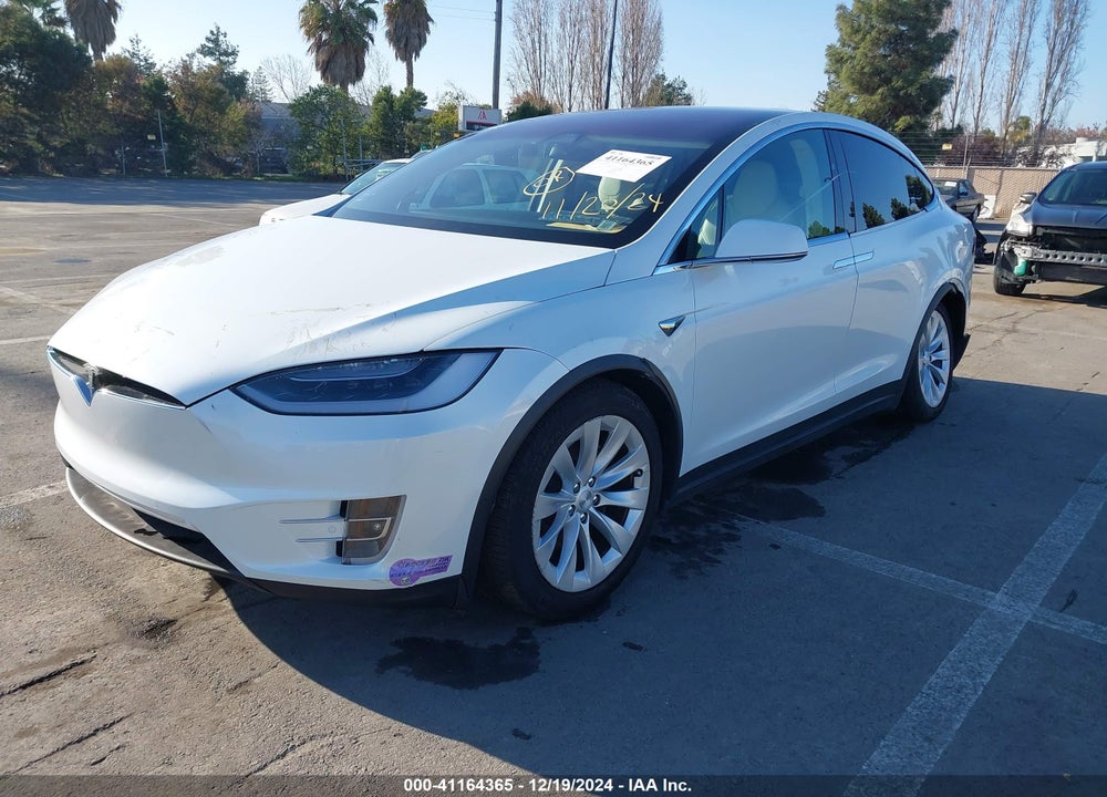 2018 TESLA MODEL X 100D/75D/P100D VIN: 5YJXCAE23JF138155