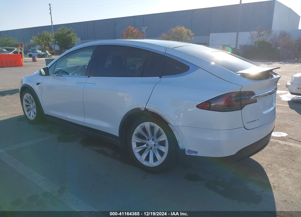 2018 TESLA MODEL X 100D/75D/P100D VIN: 5YJXCAE23JF138155