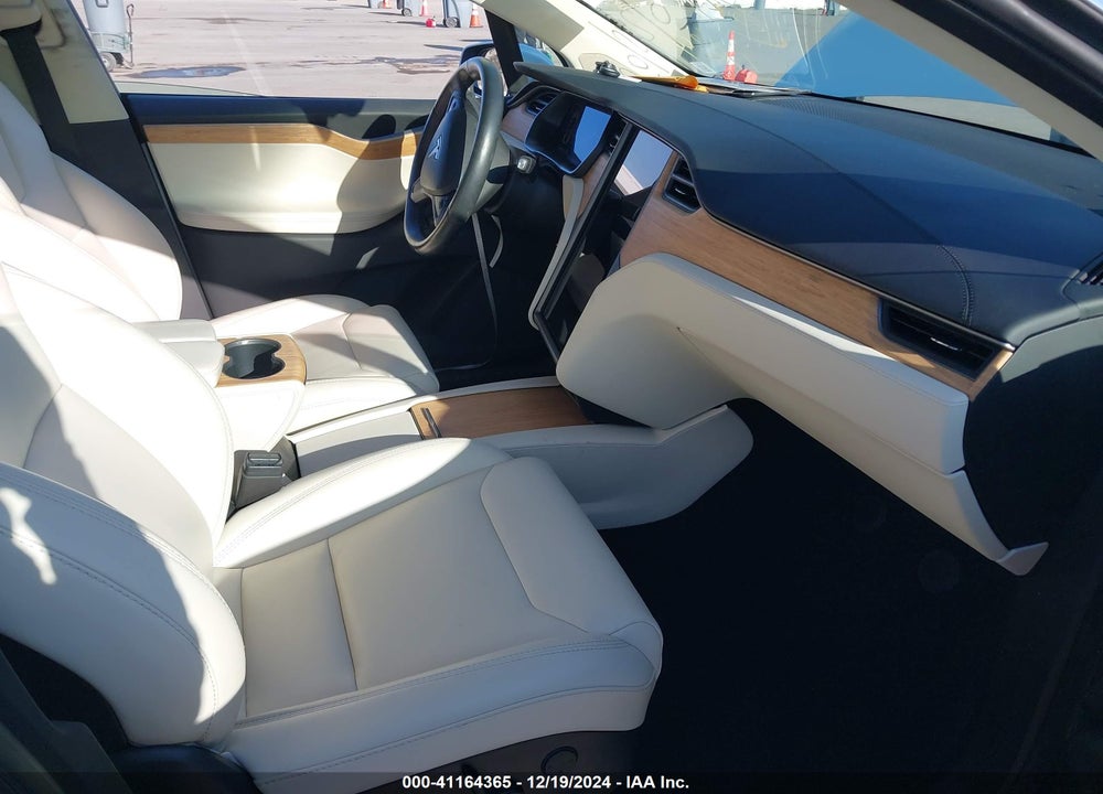 2018 TESLA MODEL X 100D/75D/P100D VIN: 5YJXCAE23JF138155