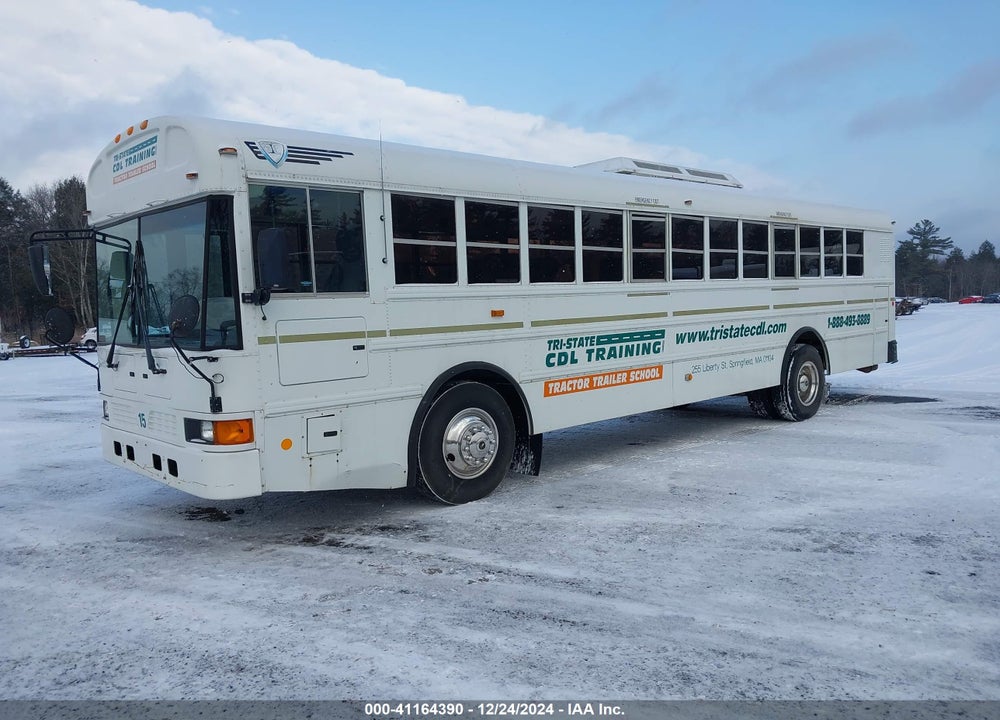 2009 IC CORPORATION 3000 RE VIN: 4DRBXAAN99A087615