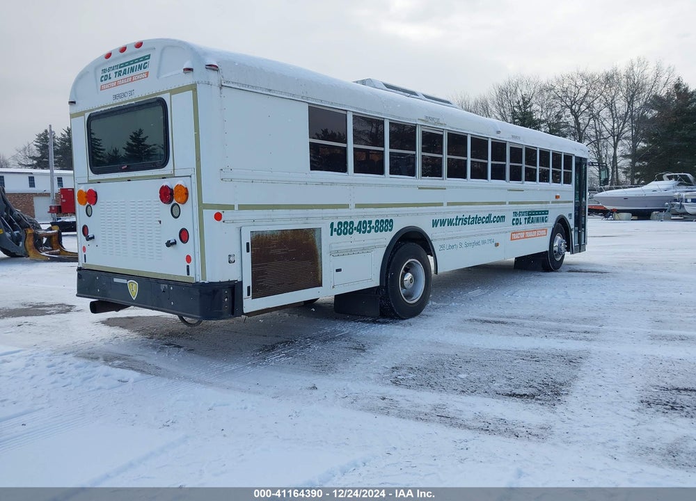 2009 IC CORPORATION 3000 RE VIN: 4DRBXAAN99A087615