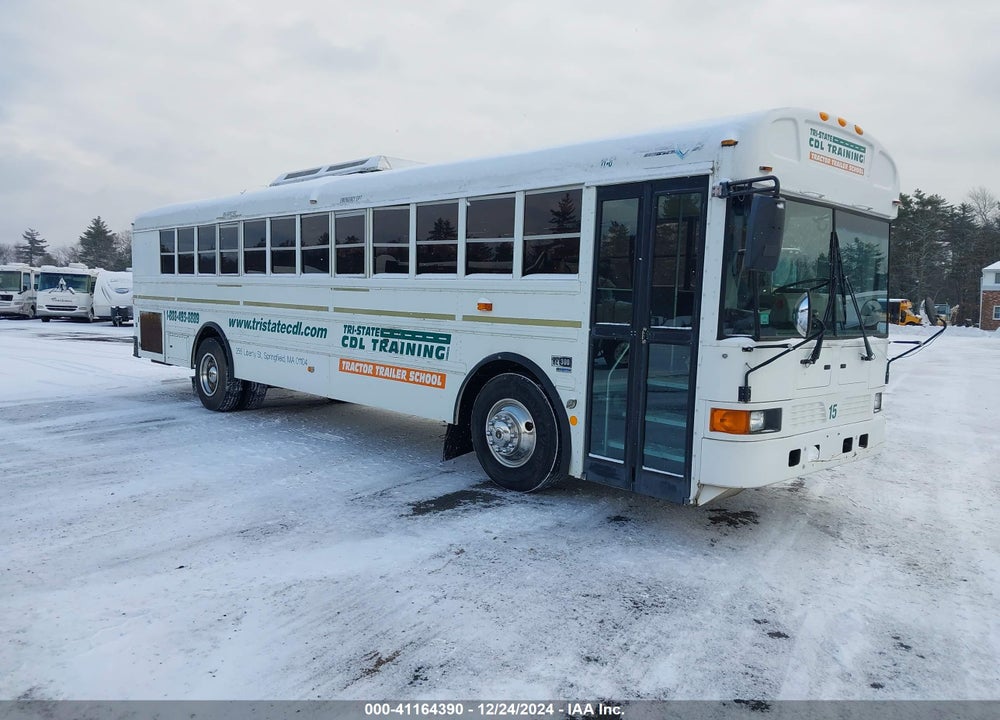 2009 IC CORPORATION 3000 RE VIN: 4DRBXAAN99A087615
