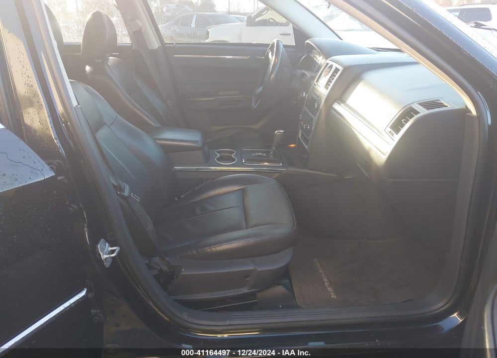 2010 CHRYSLER 300 TOURING/SIGNATURE SERIES/EXECUTIVE SERIES VIN: 2C3CA5CV3AH327265