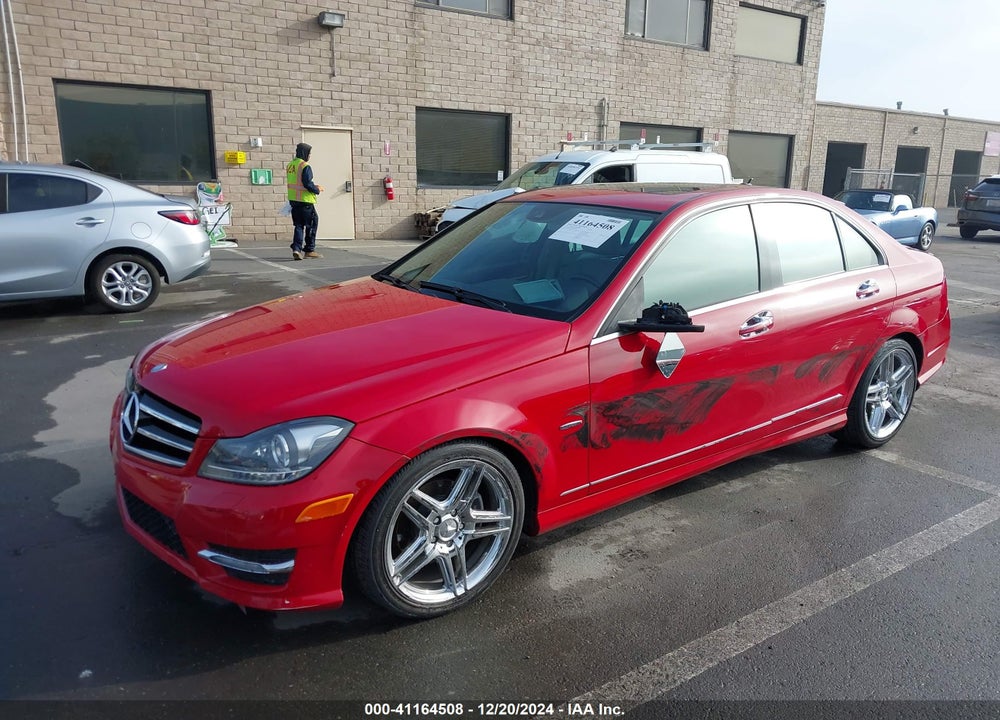 2012 MERCEDES-BENZ C 250 LUXURY/SPORT VIN: WDDGF4HB9CR237747