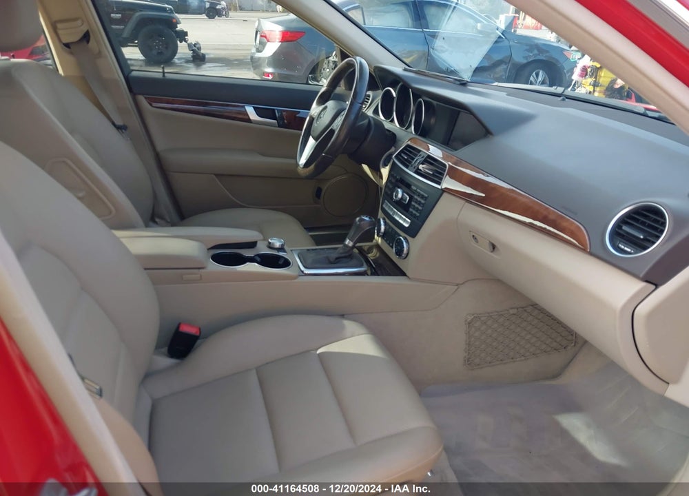 2012 MERCEDES-BENZ C 250 LUXURY/SPORT VIN: WDDGF4HB9CR237747