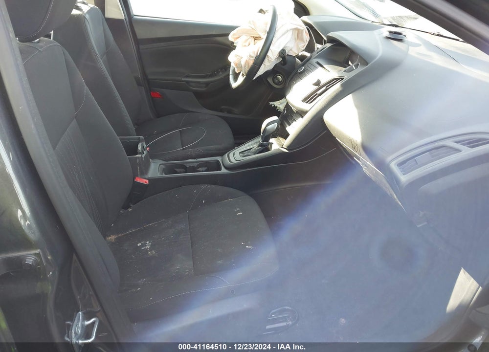 2015 FORD FOCUS SE VIN: 1FADP3F29FL383747