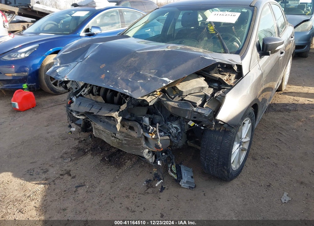 2015 FORD FOCUS SE VIN: 1FADP3F29FL383747