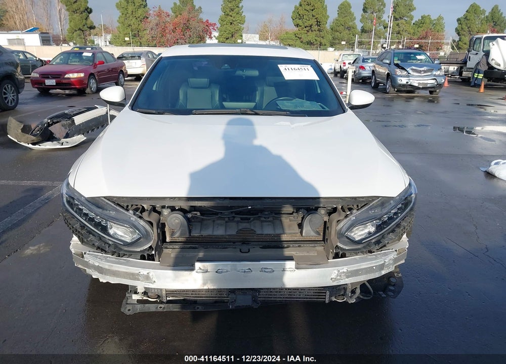 2018 HONDA ACCORD VIN: 1HGCV2F39JA017551