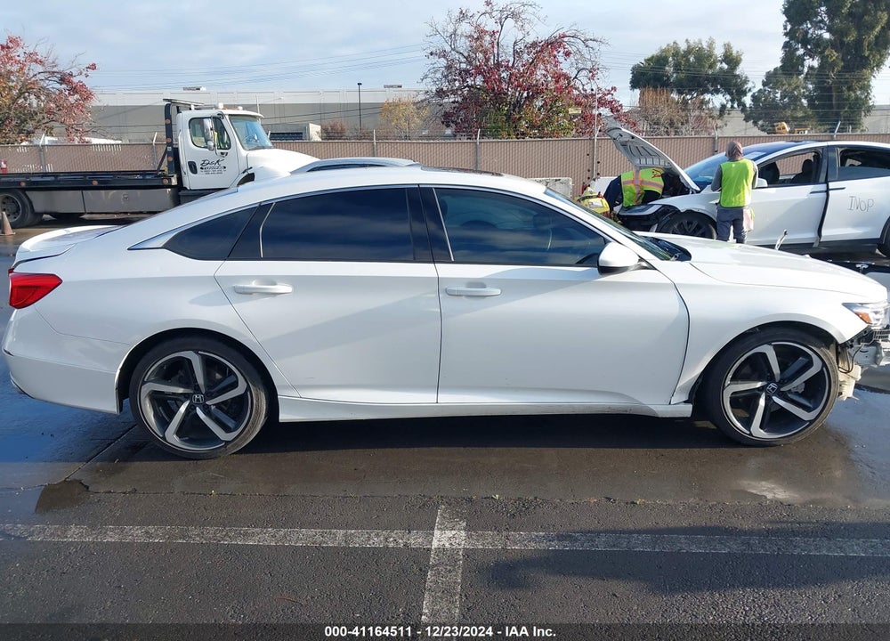 2018 HONDA ACCORD VIN: 1HGCV2F39JA017551