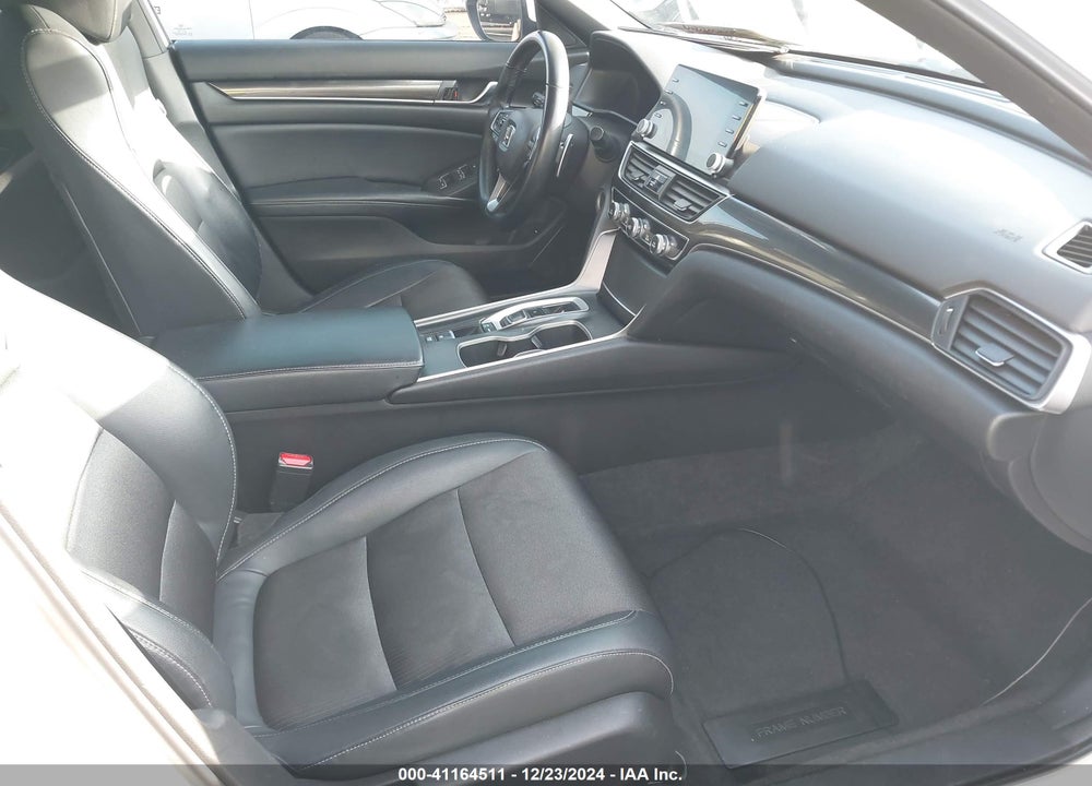2018 HONDA ACCORD VIN: 1HGCV2F39JA017551