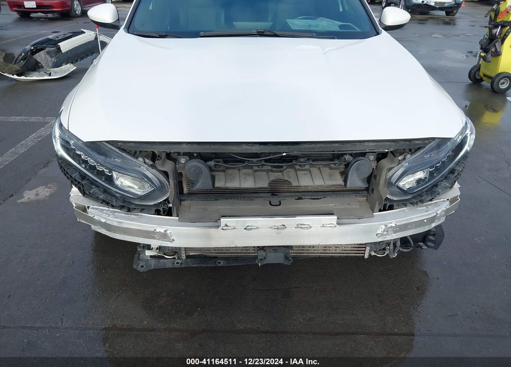 2018 HONDA ACCORD VIN: 1HGCV2F39JA017551