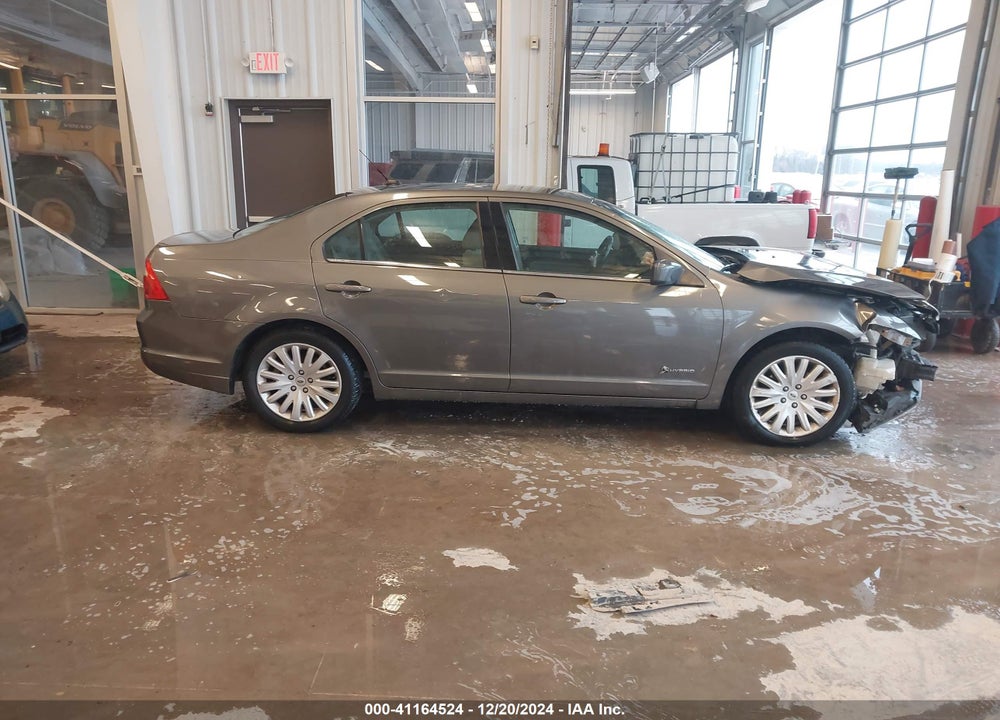 2010 FORD FUSION VIN: 3FADP0L3XAR412520