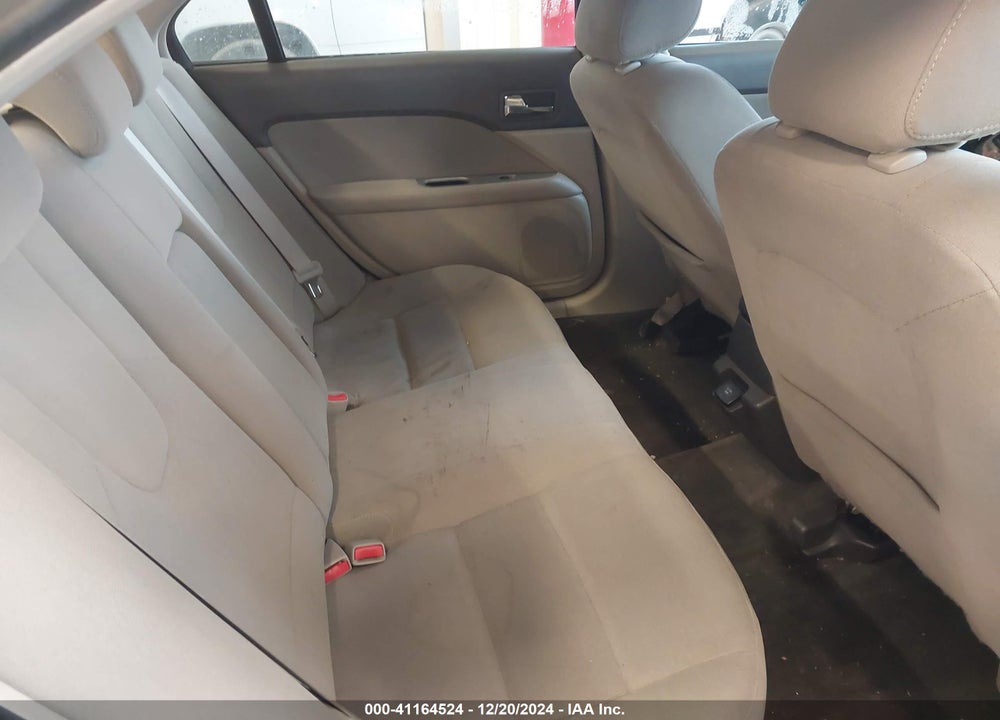 2010 FORD FUSION VIN: 3FADP0L3XAR412520