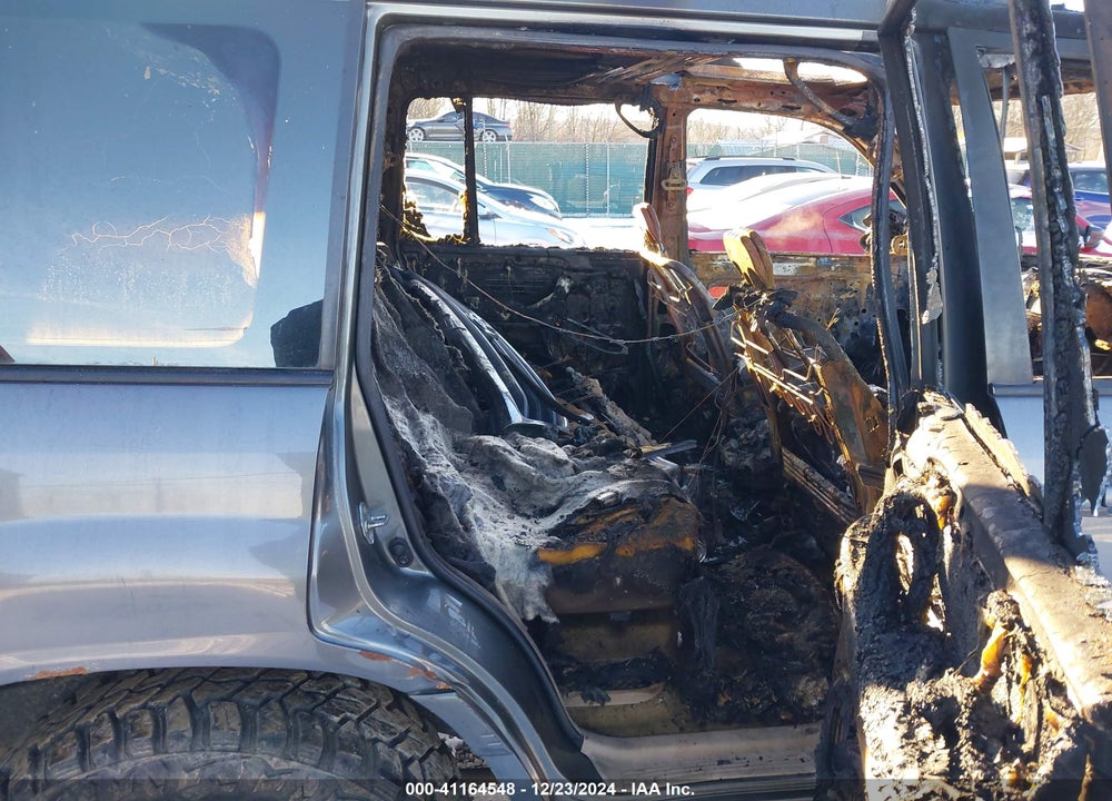 1999 TOYOTA LAND CRUISER VIN: JT3HT05JXX0058823