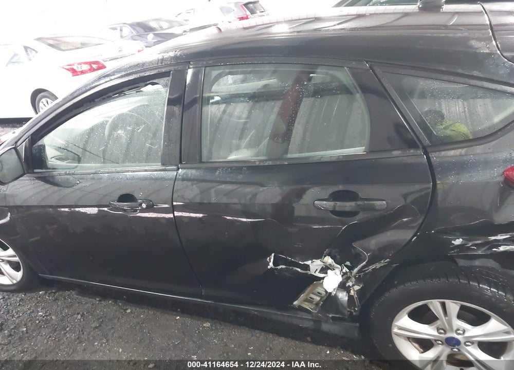 2014 FORD FOCUS SE VIN: 1FADP3K27EL458448