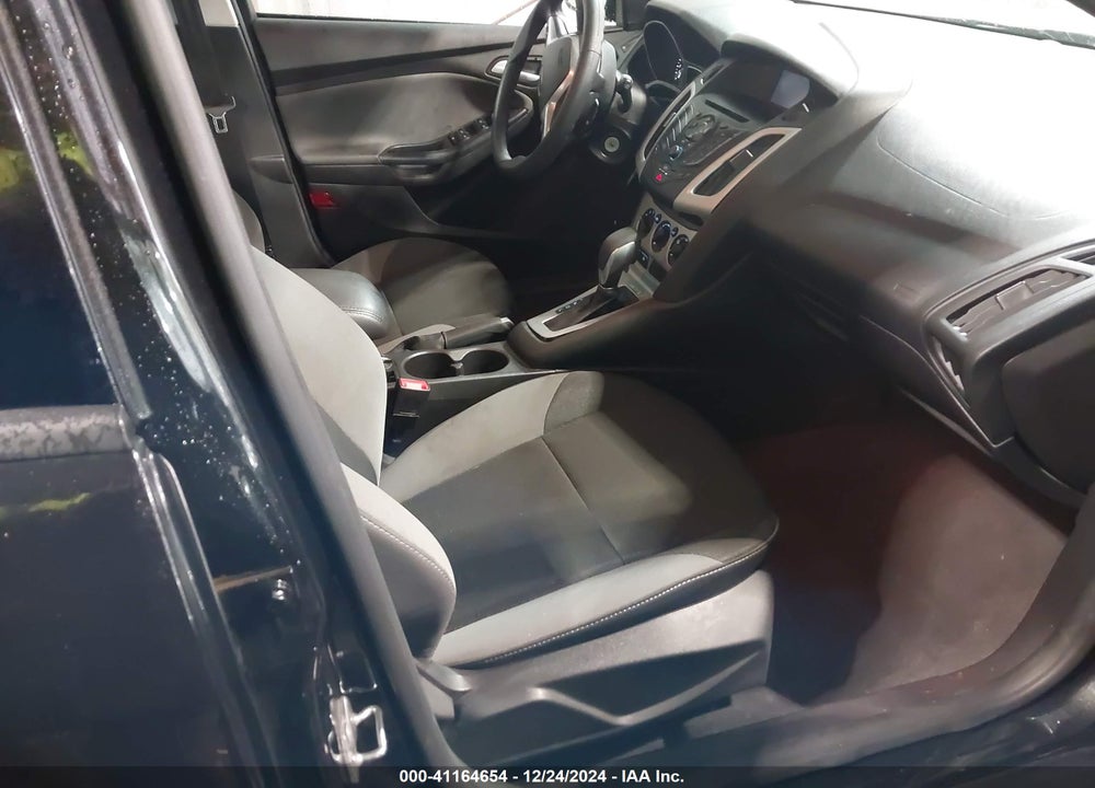 2014 FORD FOCUS SE VIN: 1FADP3K27EL458448