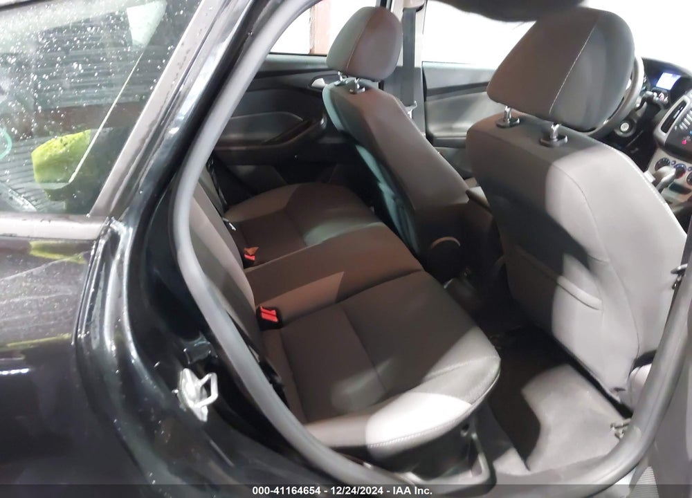 2014 FORD FOCUS SE VIN: 1FADP3K27EL458448