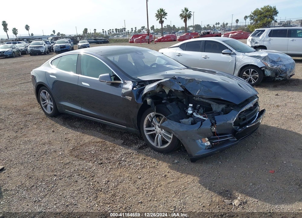 2014 TESLA MODEL S P85 VIN: 5YJSA1H10EFP65033