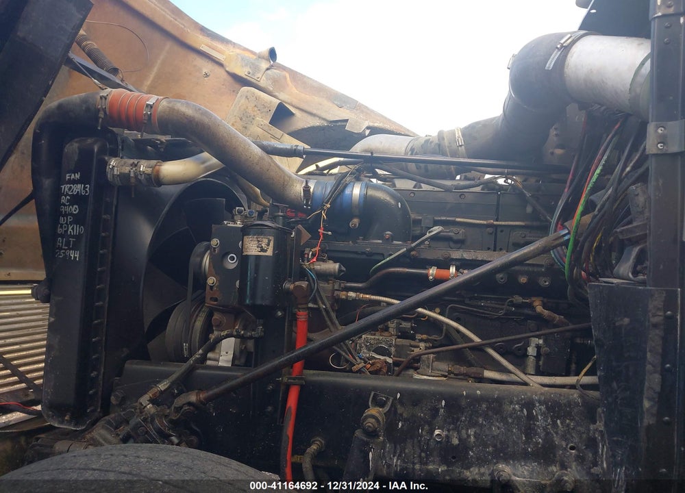 1996 FREIGHTLINER CONVENTIONAL FLD120 VIN: 1FV8F0Y93TH677705