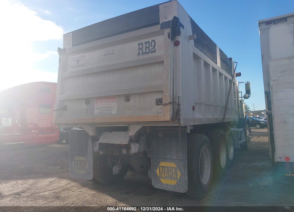 1996 FREIGHTLINER CONVENTIONAL FLD120 VIN: 1FV8F0Y93TH677705