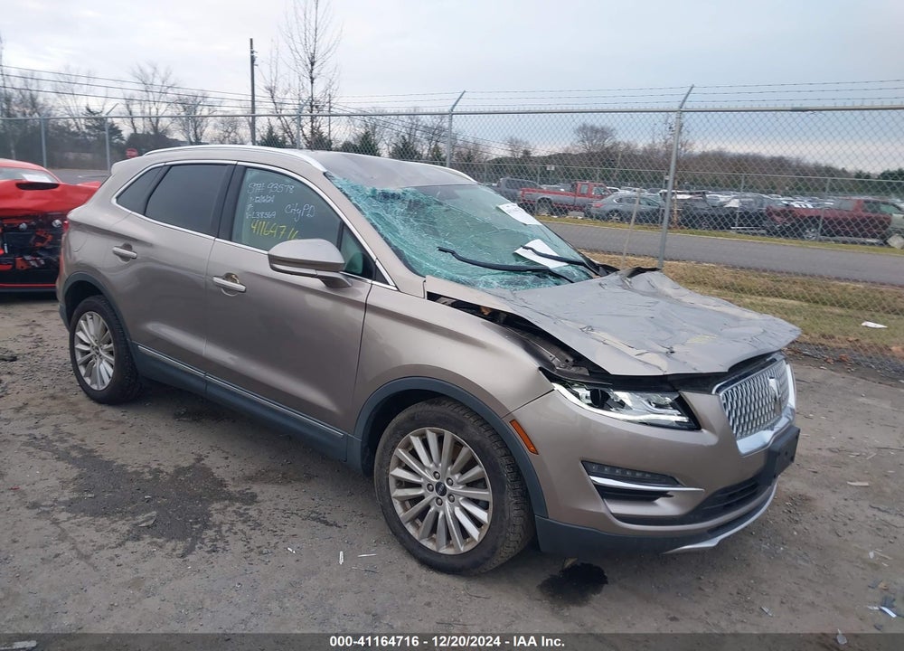 2019 LINCOLN MKC STANDARD VIN: 5LMCJ1D95KUL38569