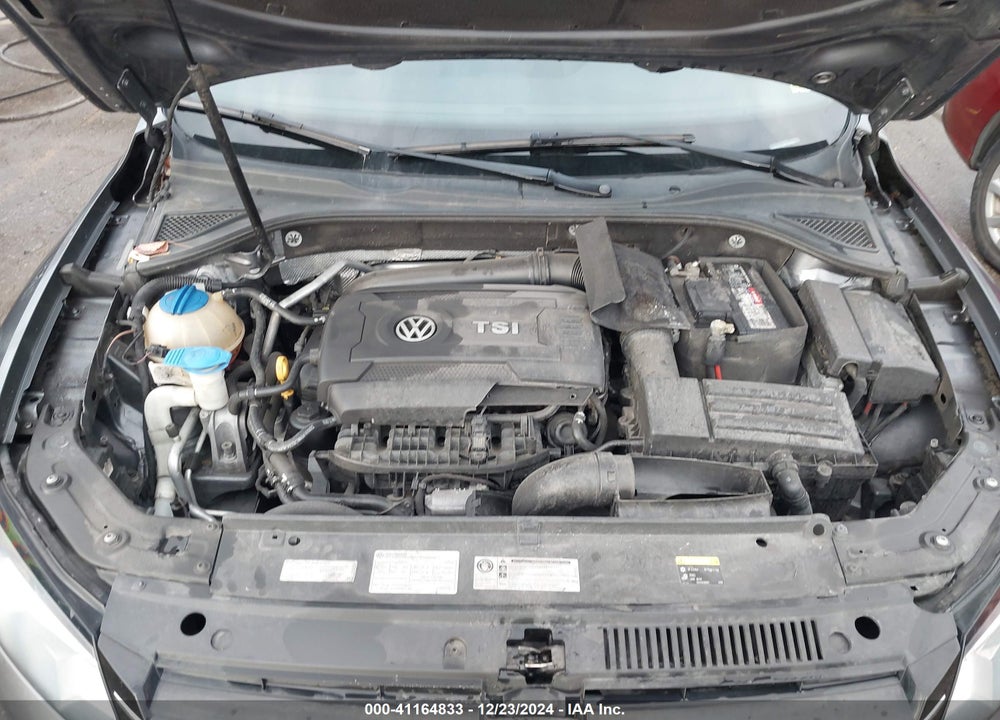 2015 VOLKSWAGEN PASSAT VIN: 1VWAT7A32FC035222