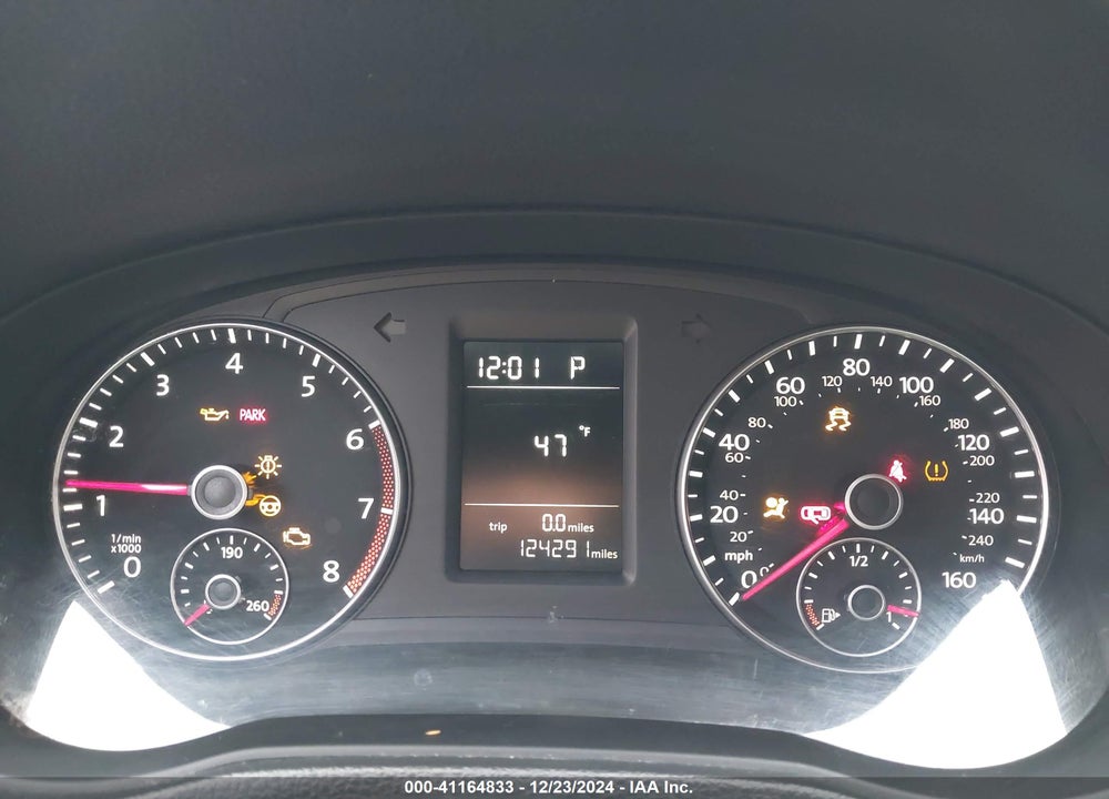 2015 VOLKSWAGEN PASSAT VIN: 1VWAT7A32FC035222