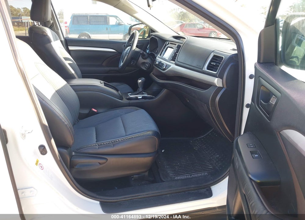2015 TOYOTA HIGHLANDER LE PLUS V6 VIN: 5TDZKRFH9FS117066