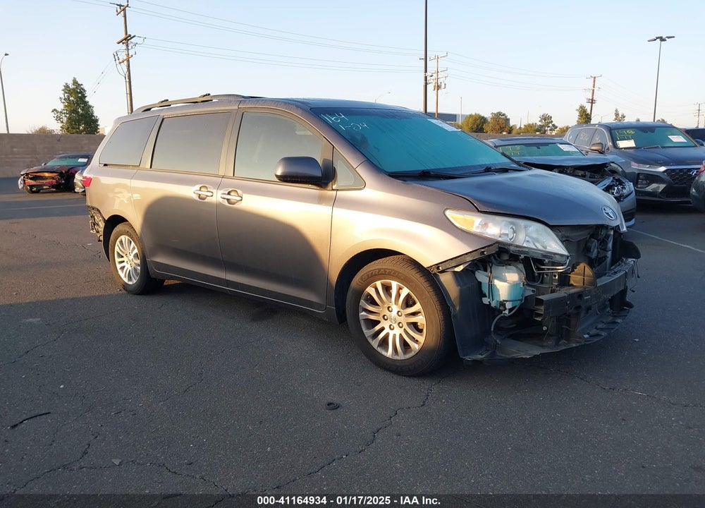 2017 TOYOTA SIENNA XLE LIMITED VIN: 5TDYZ3DC2HS843429