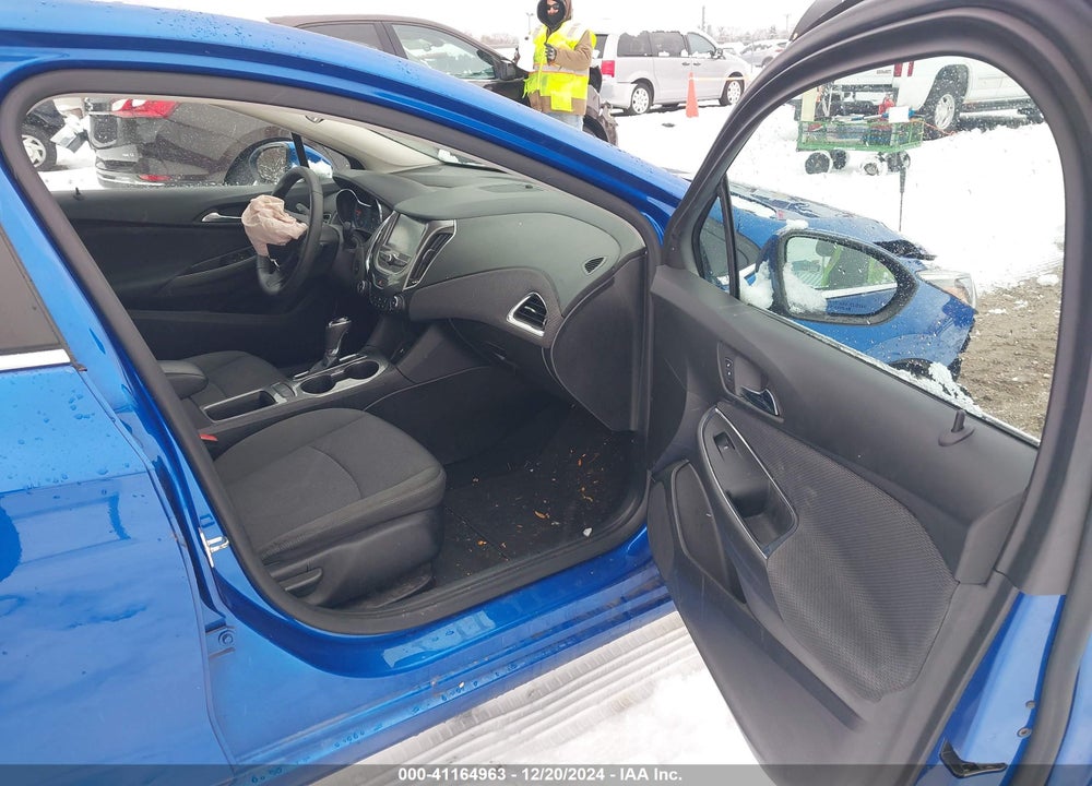 2017 CHEVROLET CRUZE LT AUTO VIN: 3G1BE5SM8HS572163