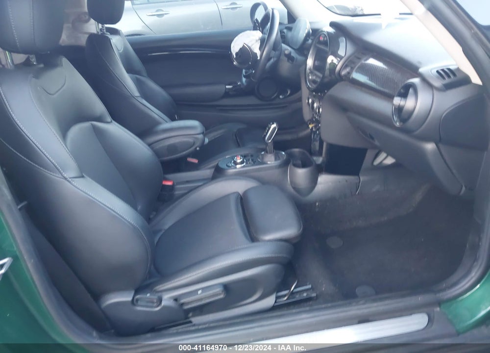 2020 MINI SE HARDTOP COOPER VIN: WMWXP3C09L2M38724