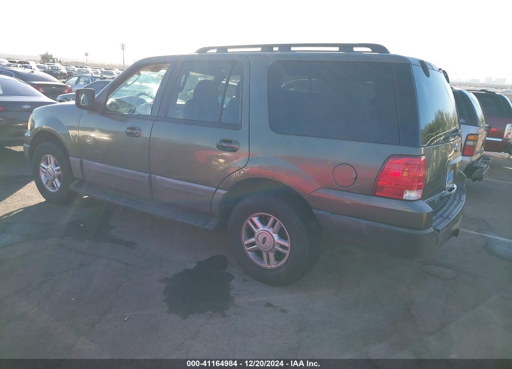 2005 FORD EXPEDITION XLT VIN: 1FMPU15515LA55801