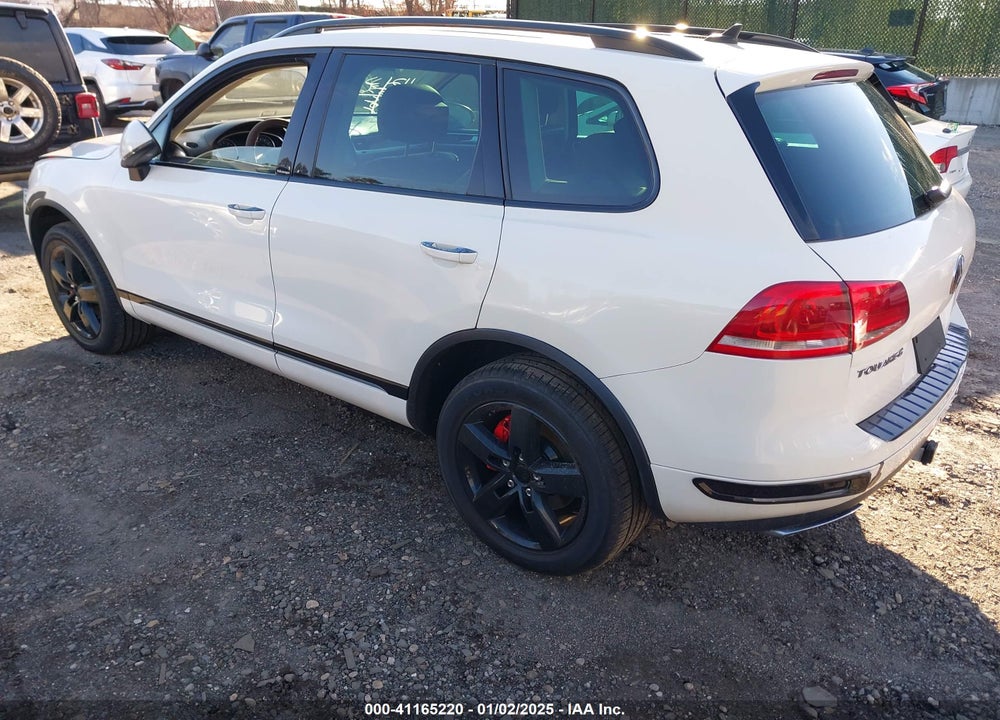 2011 VOLKSWAGEN TOUAREG VR6 LUX VIN: WVGFF9BP7BD003380