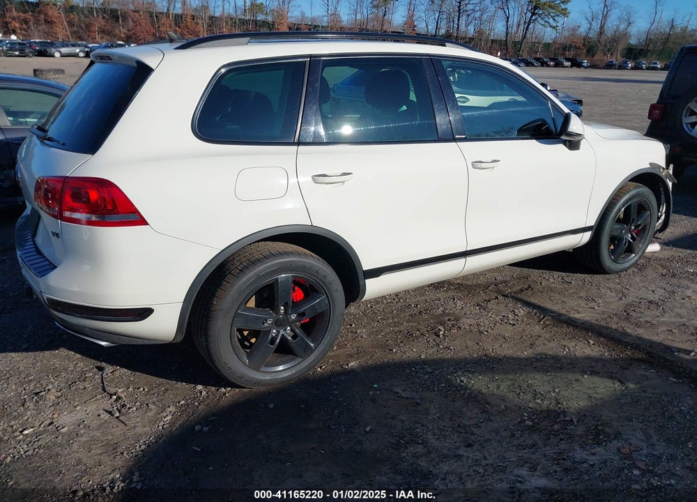2011 VOLKSWAGEN TOUAREG VR6 LUX VIN: WVGFF9BP7BD003380