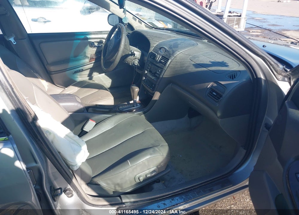 2001 INFINITI I30 LUXURY VIN: JNKCA31A51T032539