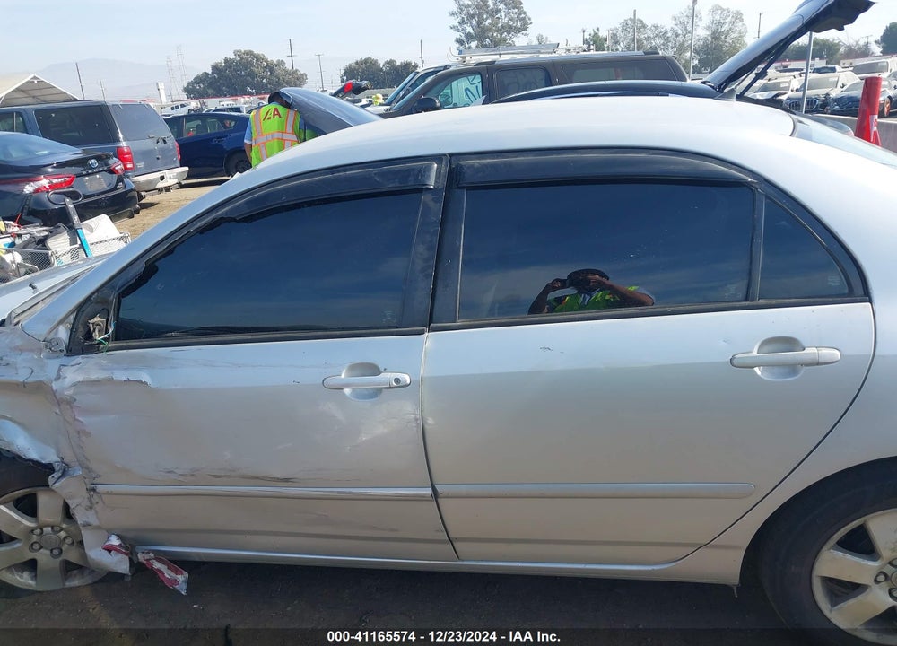 2005 TOYOTA COROLLA LE VIN: 1NXBR32E95Z460052