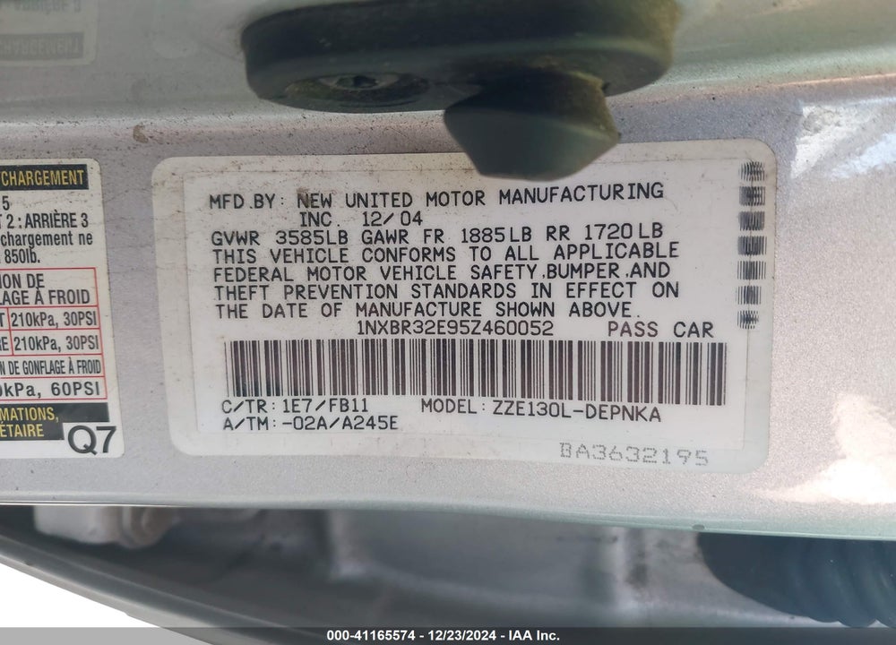 2005 TOYOTA COROLLA LE VIN: 1NXBR32E95Z460052