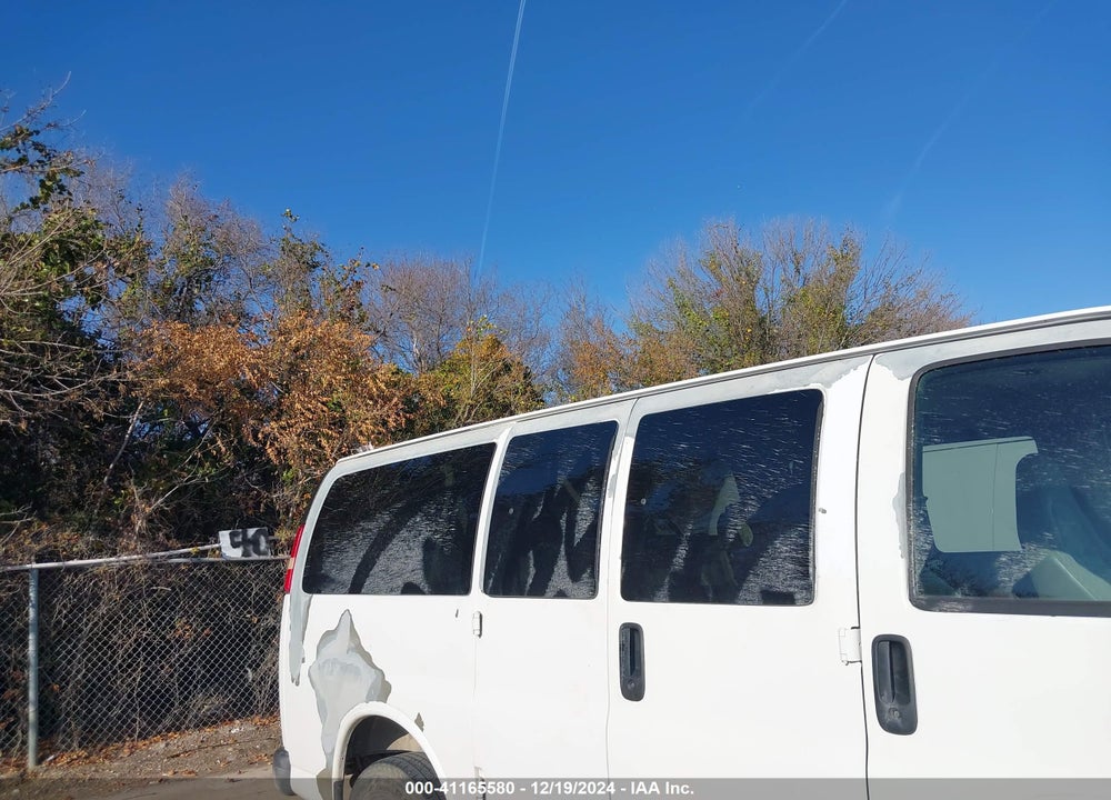 2005 CHEVROLET EXPRESS VIN: 1GAHG35U251234369