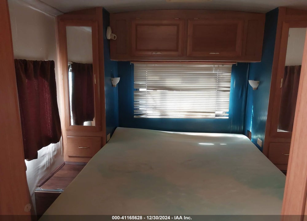1998 FORD ECONOLINE E450 SUPER DUTY CUTWY  RV VIN: 1FDXE40SXWHC10460
