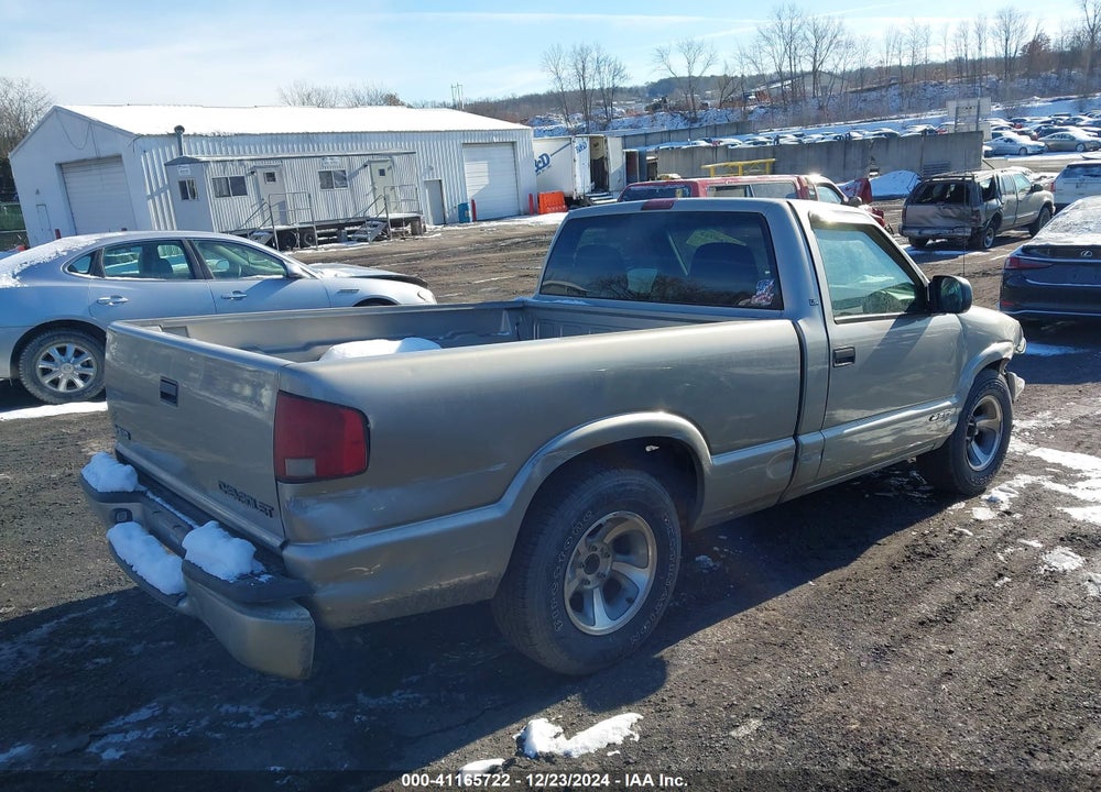 2002 CHEVROLET S-10 LS VIN: 1GCCS14W728151482