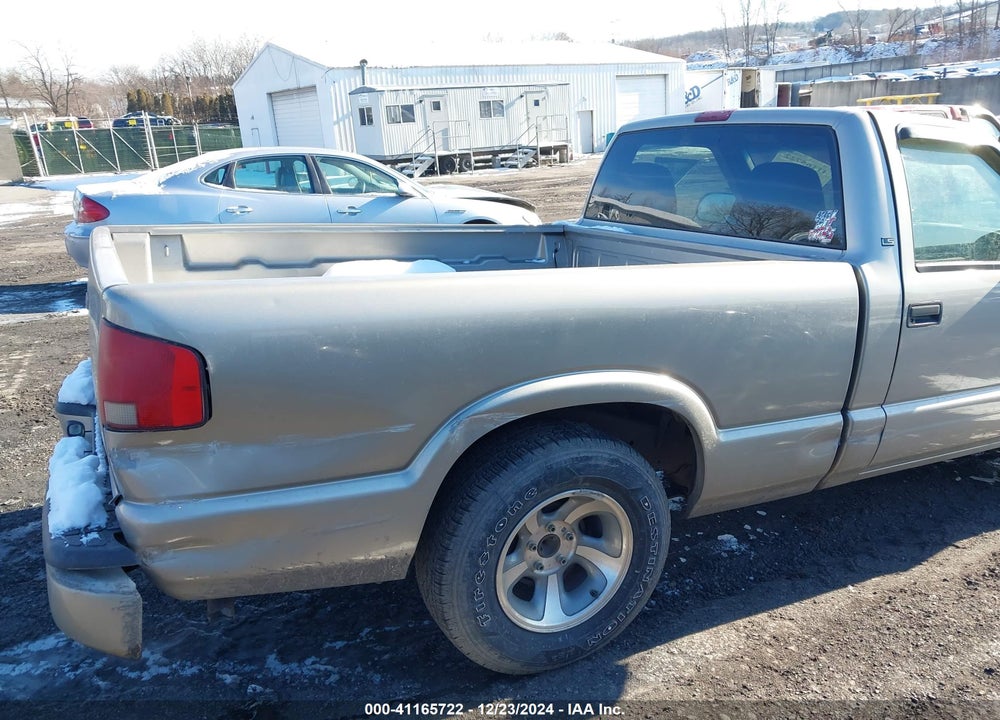 2002 CHEVROLET S-10 LS VIN: 1GCCS14W728151482