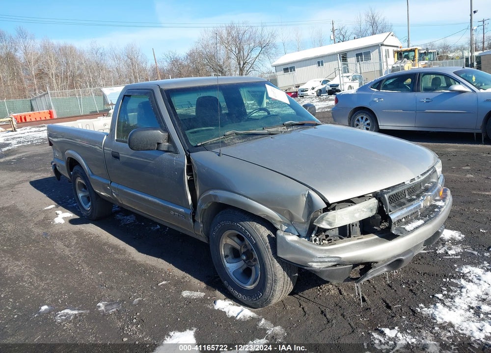 2002 CHEVROLET S-10 LS VIN: 1GCCS14W728151482