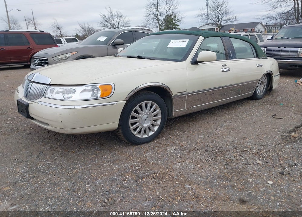 2001 LINCOLN TOWN CAR CARTIER VIN: 1LNHM85W41Y673410