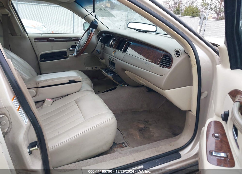 2001 LINCOLN TOWN CAR CARTIER VIN: 1LNHM85W41Y673410