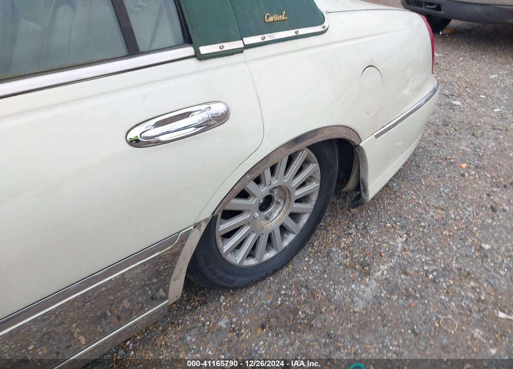 2001 LINCOLN TOWN CAR CARTIER VIN: 1LNHM85W41Y673410